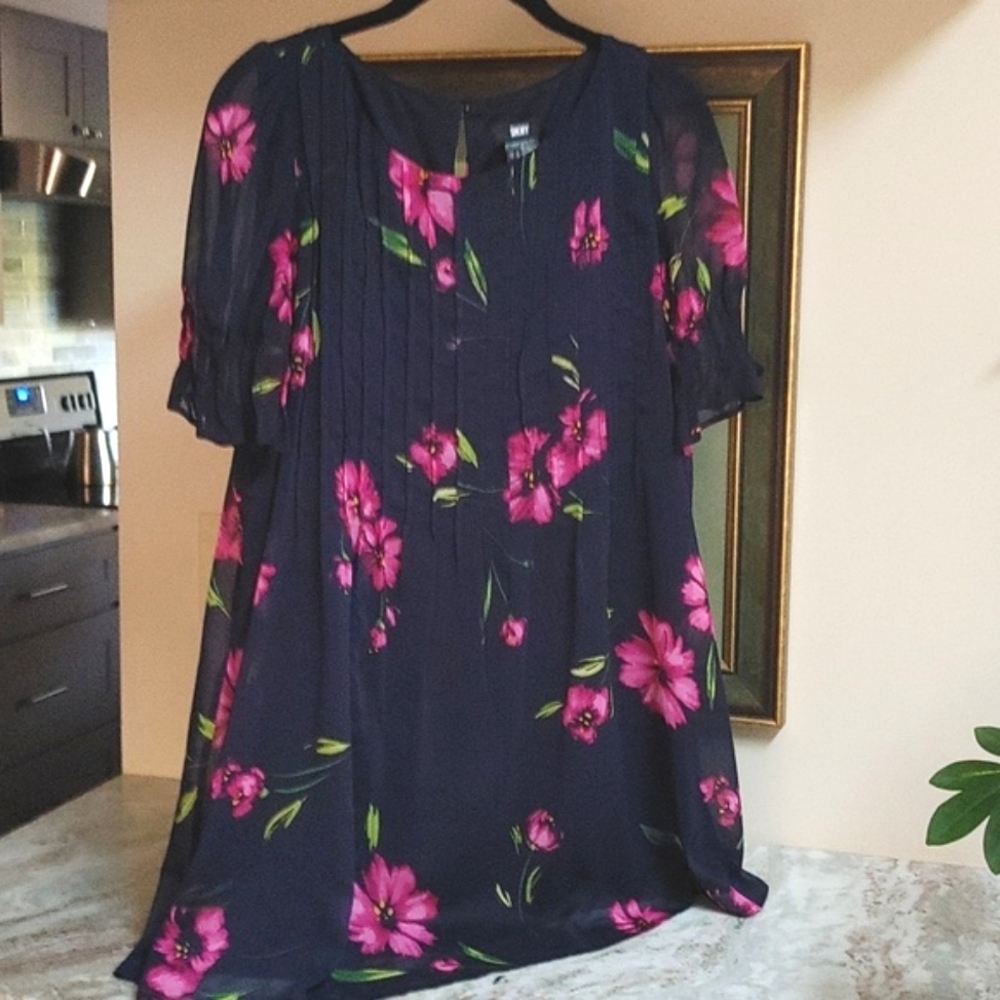 DKNY Short Sleeve Chiffon Mini Dress or Top Navy w Pink Flowers Size 10 - Picture 1 of 12